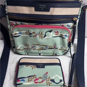 ‼️SALE‼️ $80 Fossil bag and wristlet wallet set~Excellent like new condition
